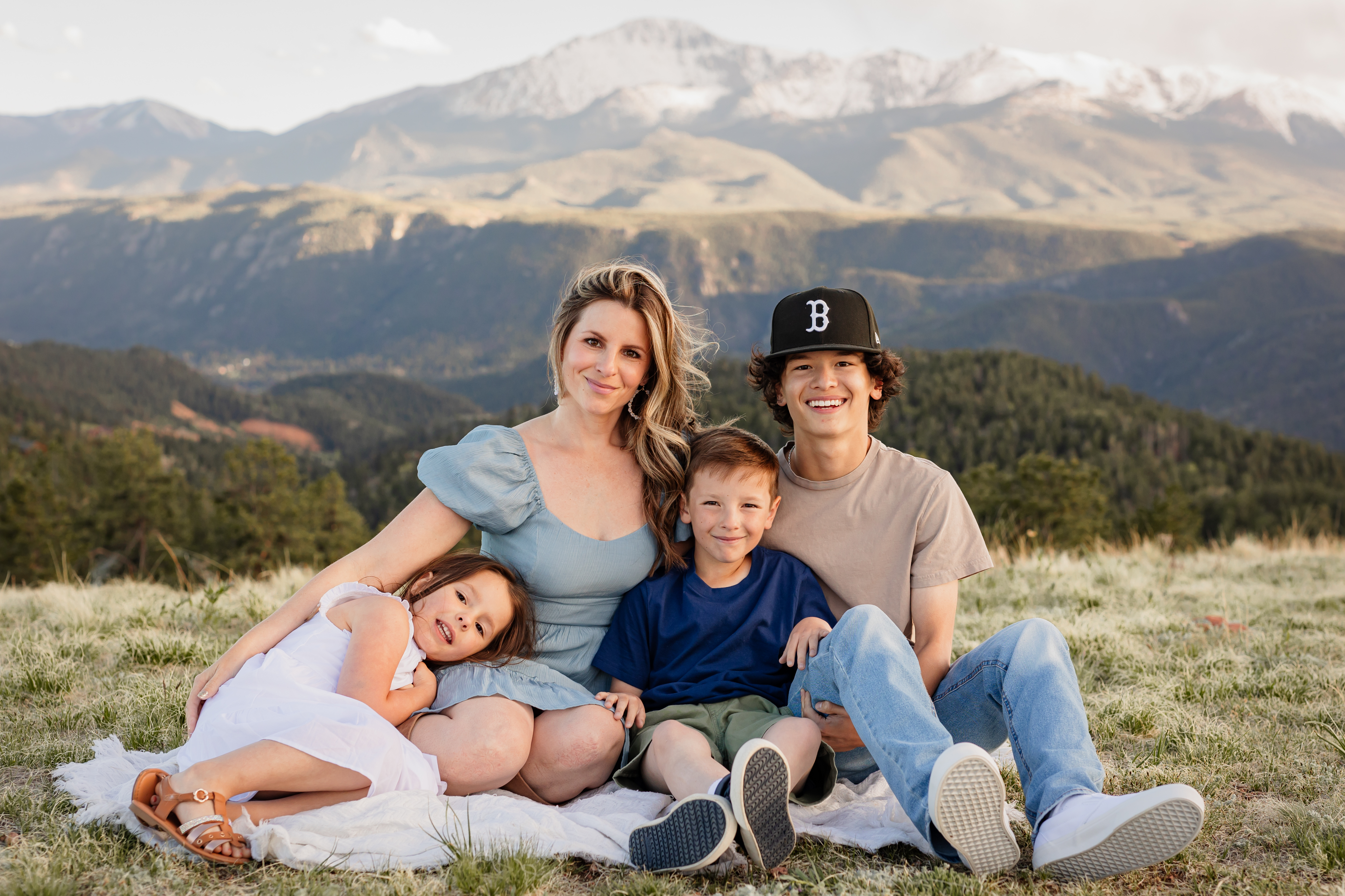 Engagement-Photos-Mountains-Colorado-Springs