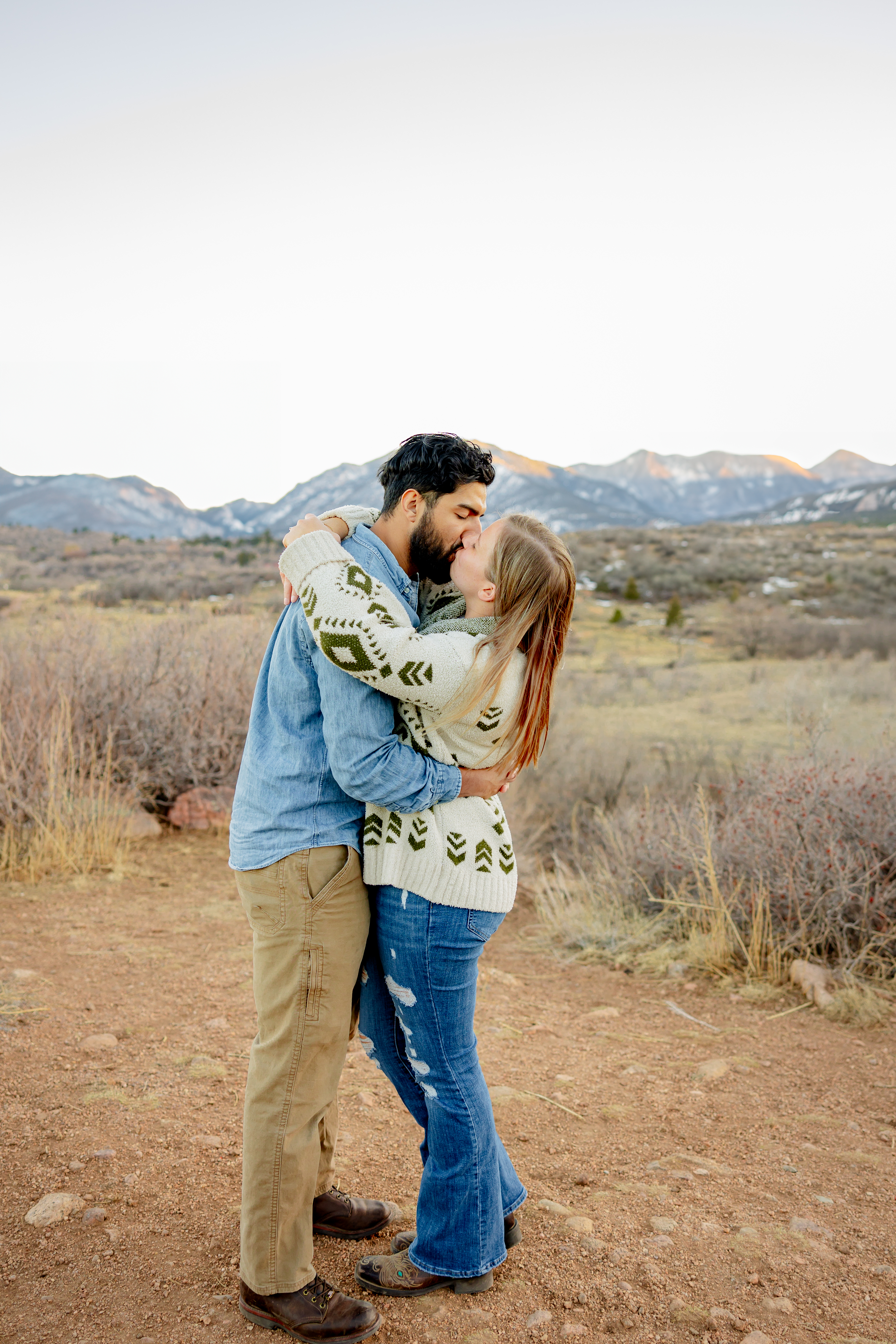 Proposal-photoshoot-down-on-on-knee-colorado-springs