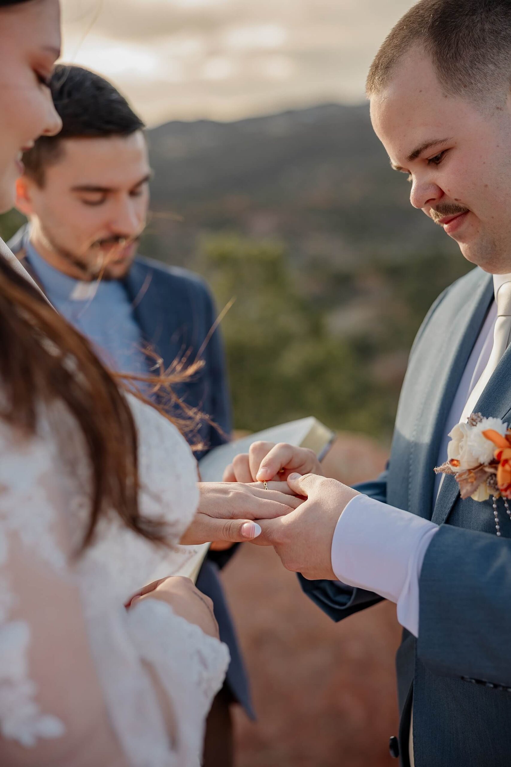 garden of the gods elopement and exchanging vows