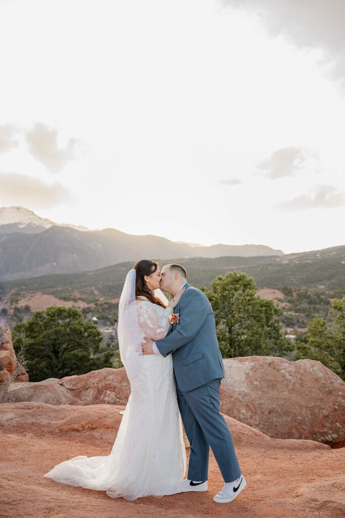 elopement first kiss